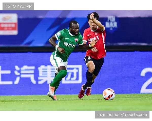 廖力生与杨明洋双后腰组合暴露短板 蓉城攻防转换节奏待提升 廖力生与杨明洋双后腰组合暴露短板 蓉城攻防转换节奏待提升